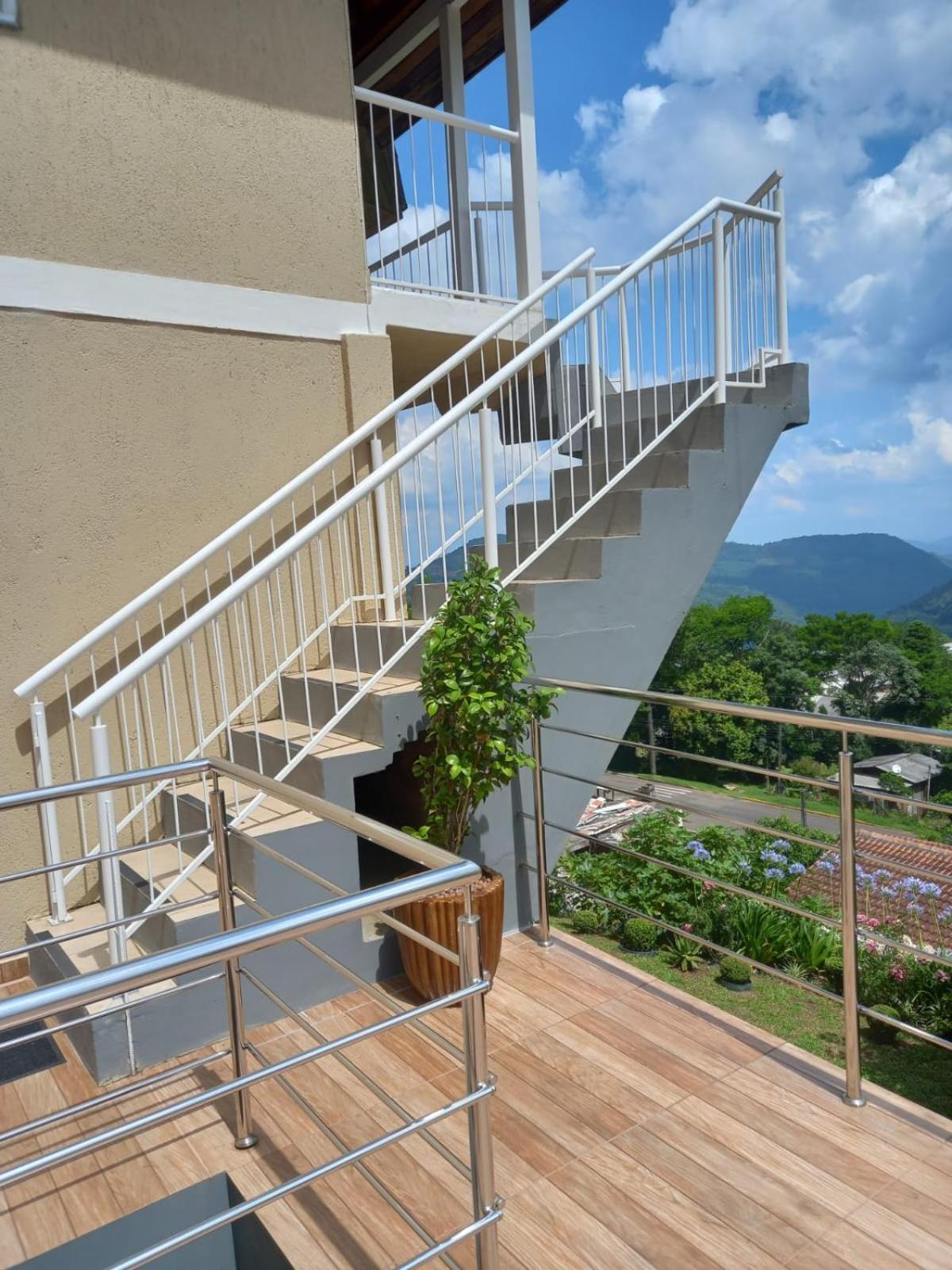 Apartamentos Temporada Vista Do Vale Грамаду Екстер'єр фото